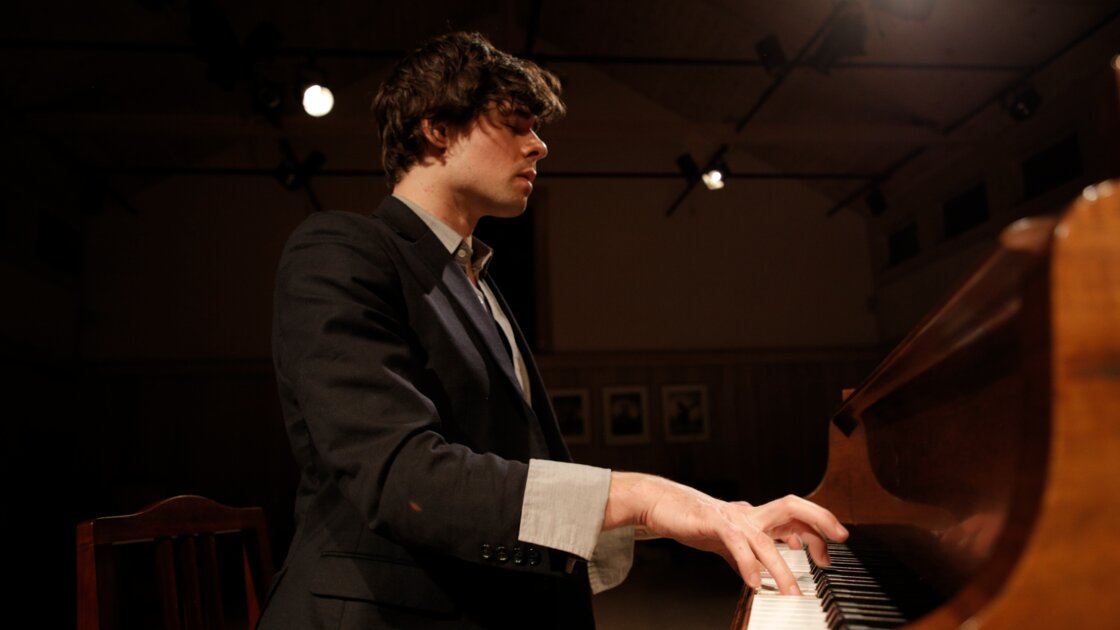 Matt Nakoa Classical Concert at Sudbury Center Meeting House