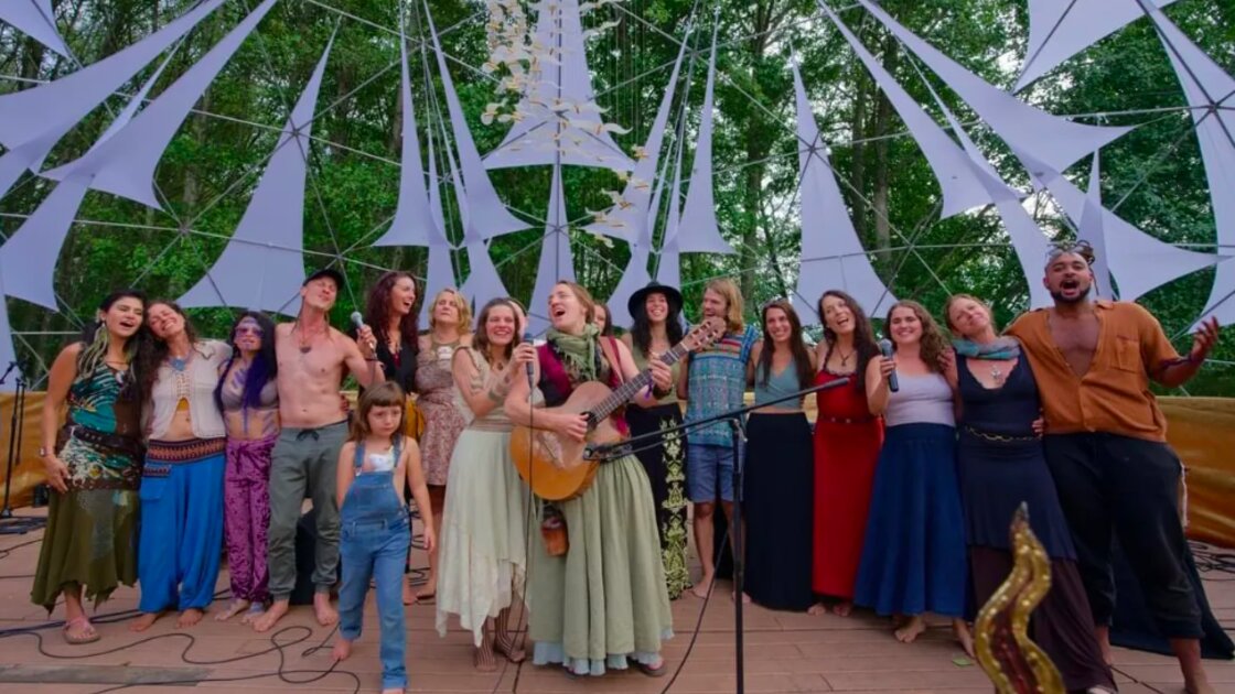 Community Singing with Aimée Ringle